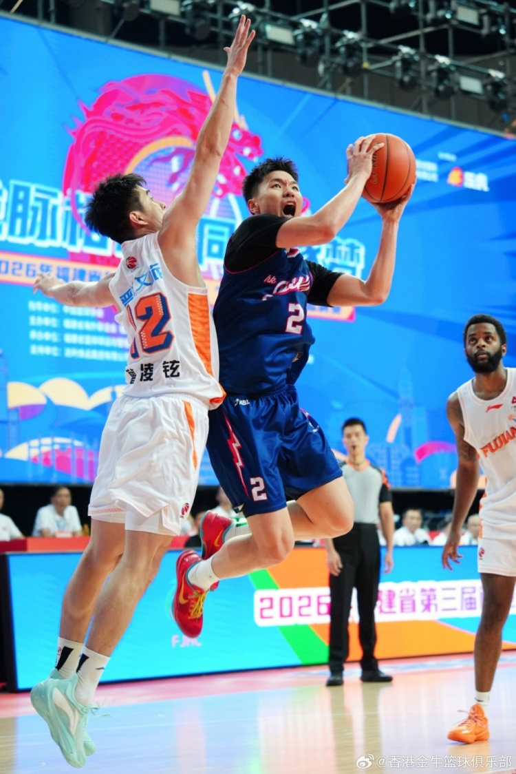 媒体人:石奎同心杯首战表现不佳后两场回暖 新秀得学会面对起伏