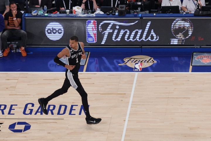 Windhorst:我预测文班将成为ESPN百大球星之首 他自己也这么认为
